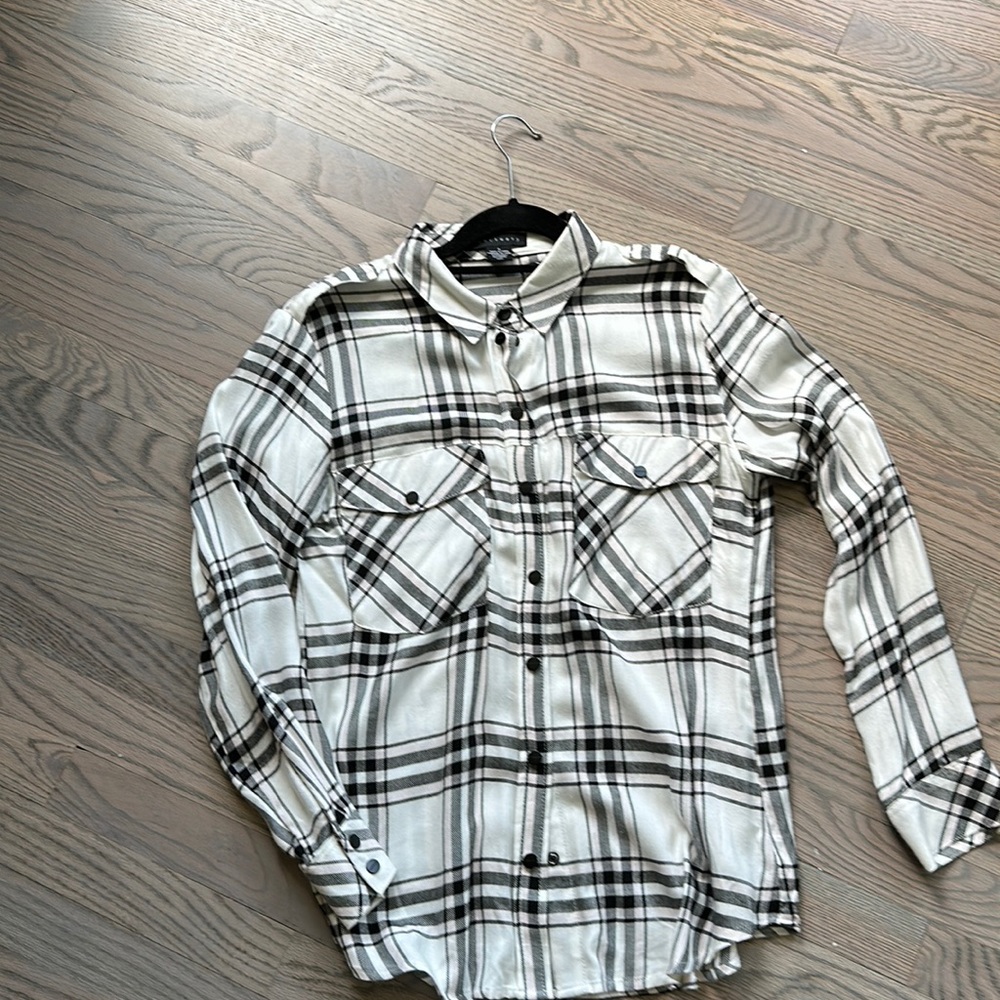 Sanctuary brand snap front button down with epaulets on shoulder size small